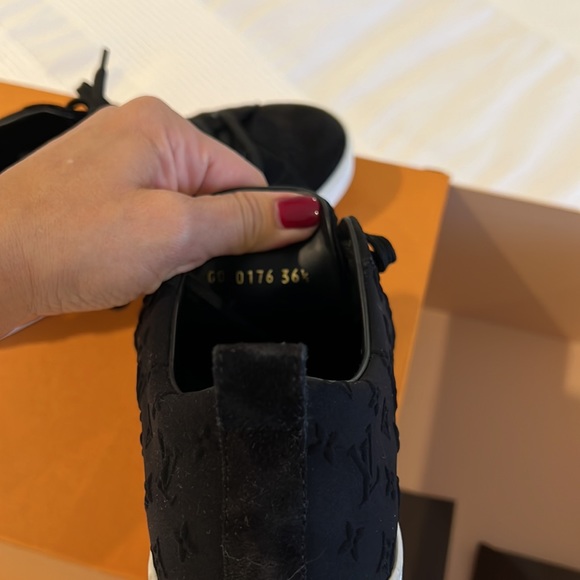 Louis Vuitton sneakers 36 1/2 - Picture 6 of 9